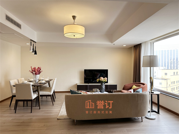 东湖别墅 | 住户活动，东湖・万圣节奇幻之夜，在 10 月 31 日的夜晚，东湖别墅仿若摇身一变，成为了奇幻盛宴的璀璨舞台。