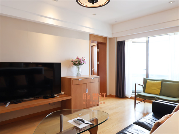 长富宫公寓赴约中山公园郁金香文化节，将春日浪漫装进美味